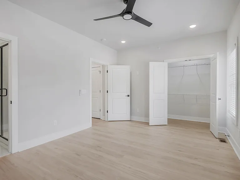 348 S Walnut Ave — Photo 24