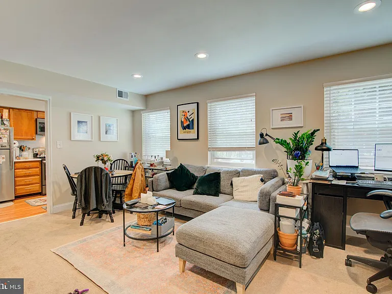 2100 N Scott St #103 — Photo 7