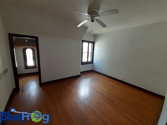 3rd image of 313 N Ashland Ave #C