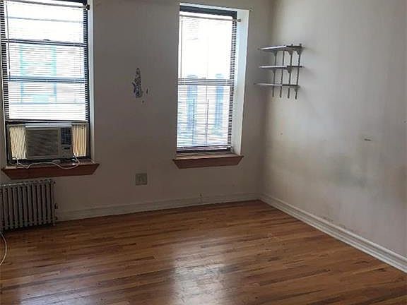 5th image of 875 Longfellow Ave APT 4B