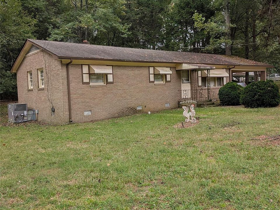 2nd image of 506 California Cir