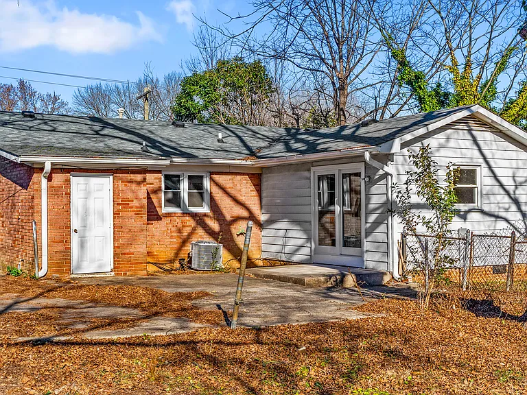 519 W Florida St — Photo 16