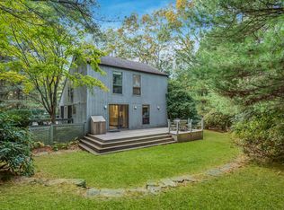 33 Montauk Blvd, East Hampton, NY 11937