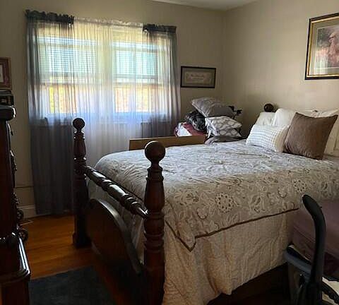 4th image of 139 Harrison Ave