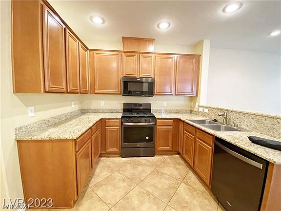 4th image of 9270 Opal Hills Ln