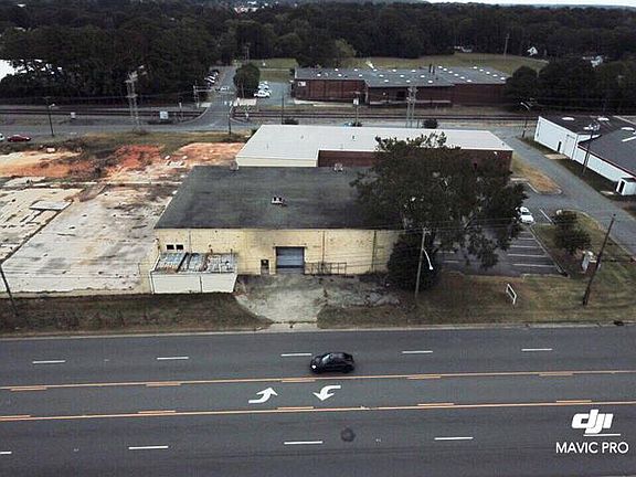 5th image of 1301 E Ozark Ave
