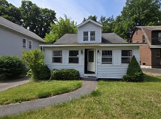 210 Menands Rd, Loudonville, NY 12211