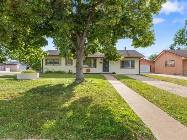1921 Hollywood Dr, Pueblo, CO 81005