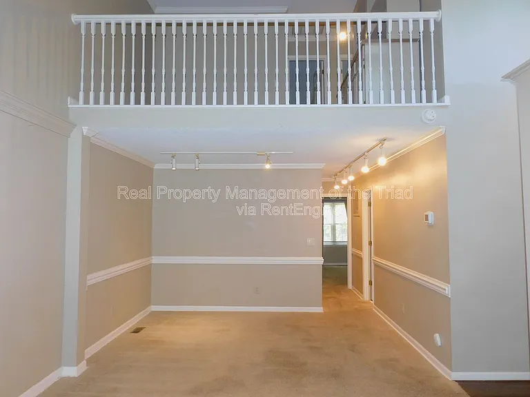 22 Milpond Ln — Photo 4
