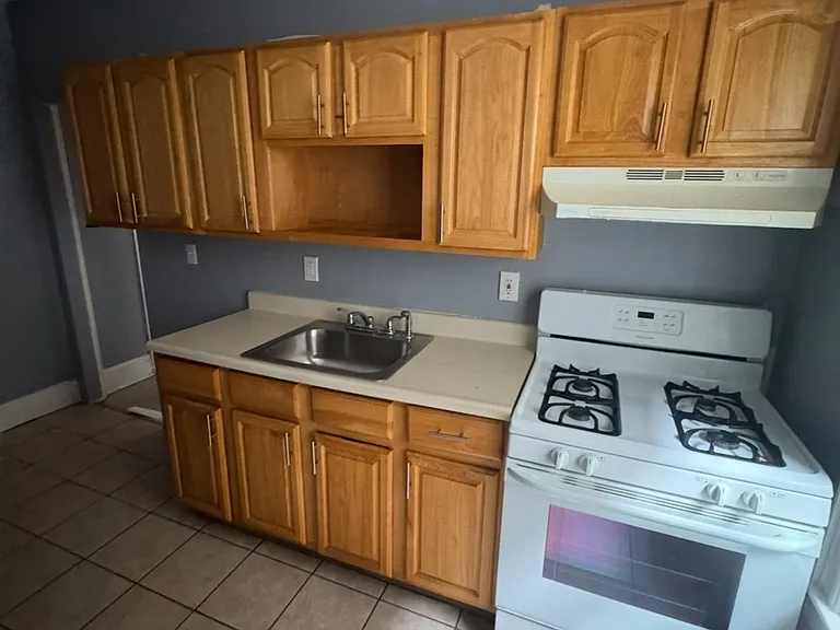 130 W 47th St #23 — Photo 2