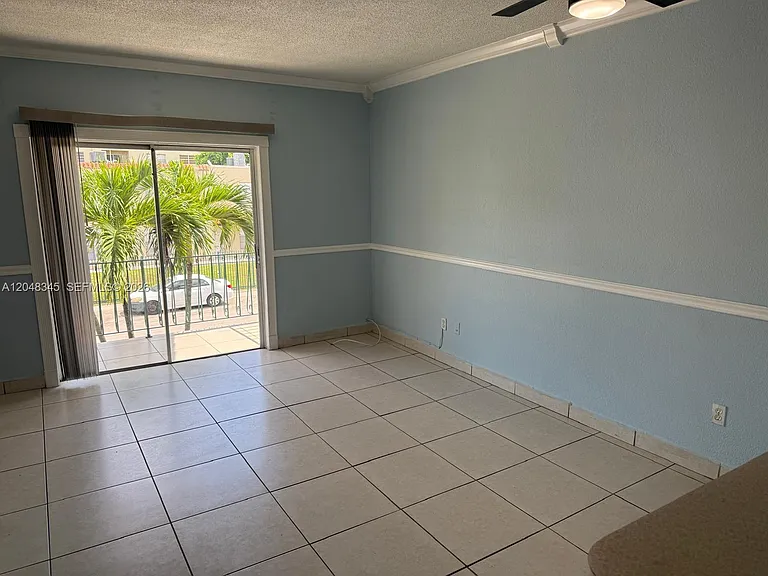 1350 W 53rd St #29 — Photo 2
