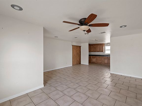 4th image of 310 S 3rd St