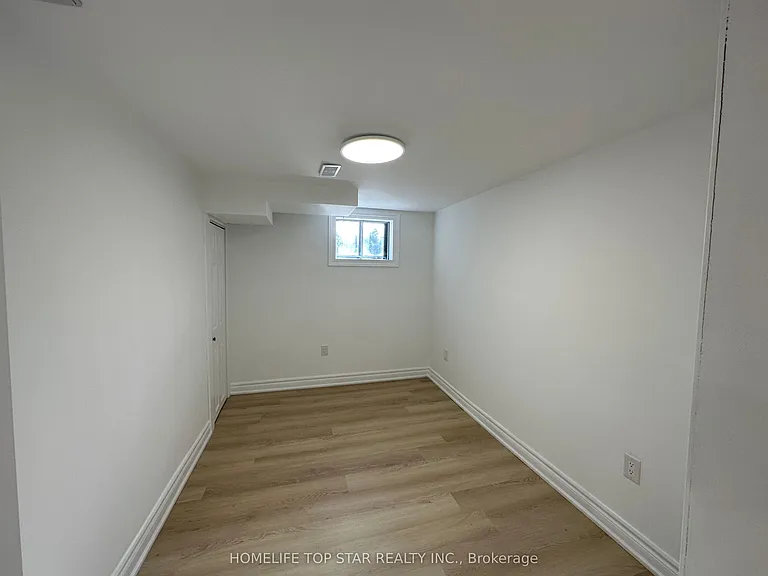 38 Cartier Cres #BASEMENT — Photo 8