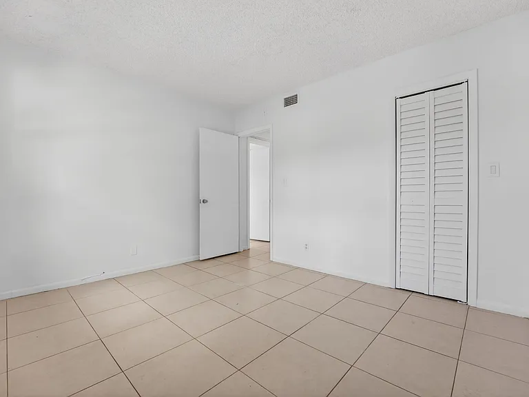 760 SE 2nd Ave #D216 — Photo 23