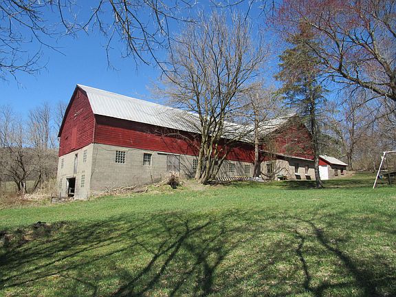 5th image of 229 Valley Dr