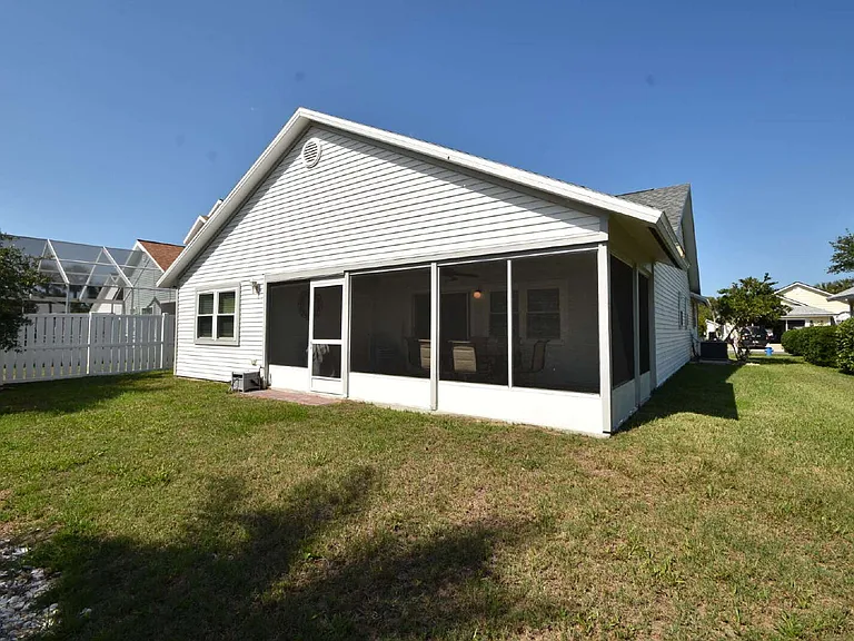 34 Andover Dr — Photo 2