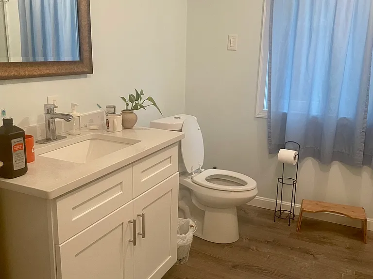 28 Elena St #1R — Photo 6