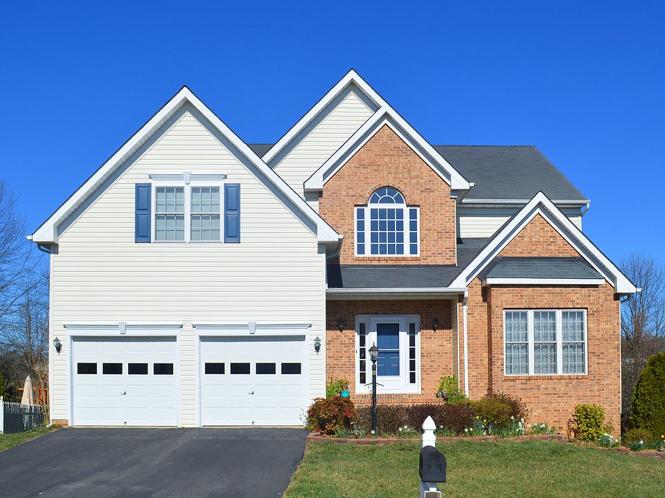 1st image of 56 Country Manor Dr