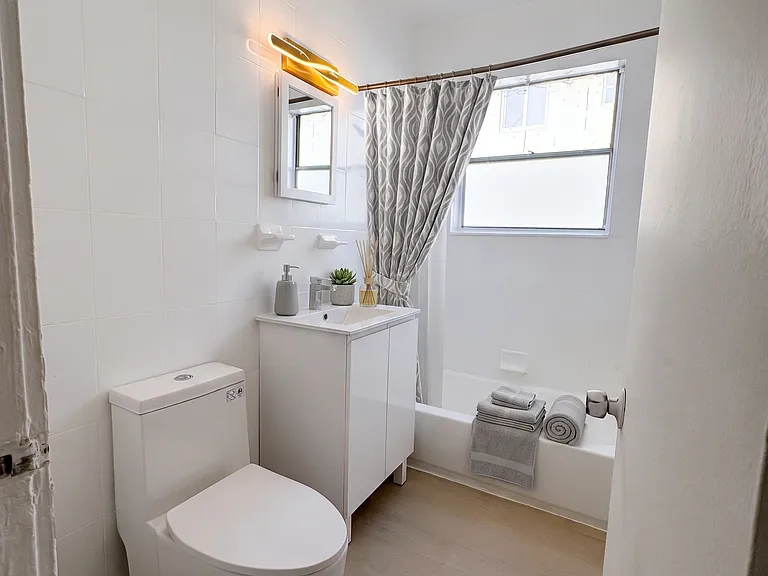 119 NE 56th St #1 — Photo 4