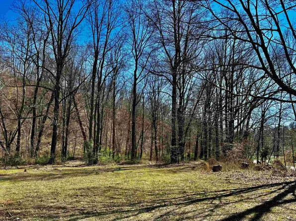 6960 Bartlettsville Rd, Heltonville, IN 47436