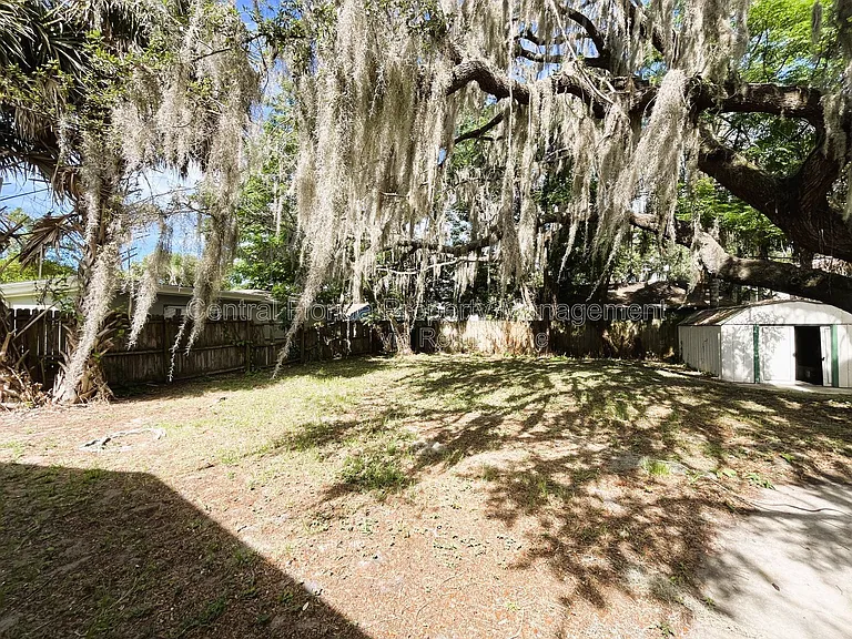 1510 Altaloma Ave #B — Photo 18