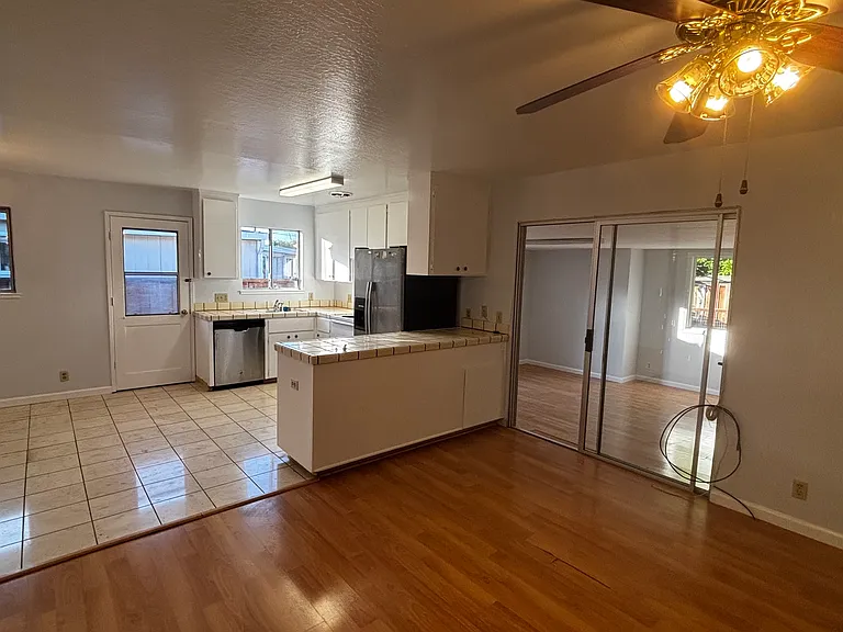 4729 Snead Dr — Photo 2