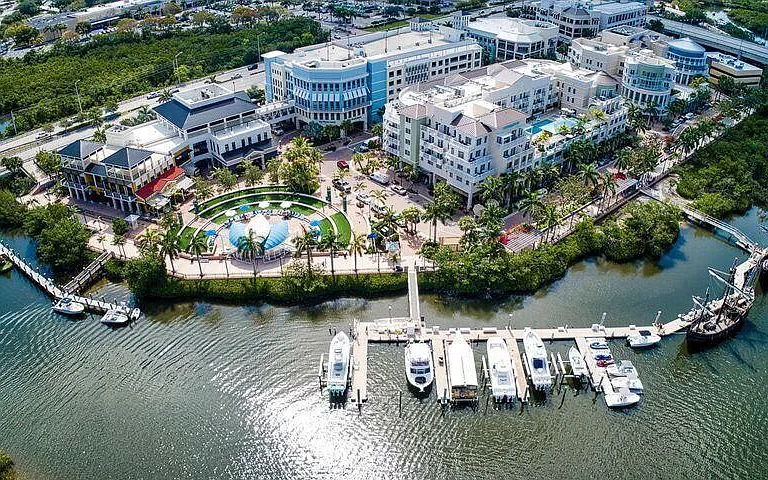 404 S Caloosahatchee Ave — Photo 40