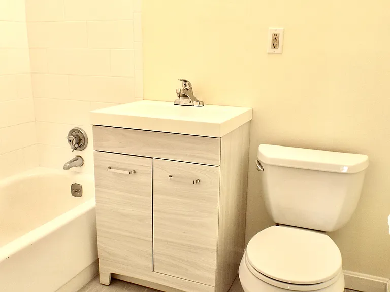 32 Juniper St #98 — Photo 9