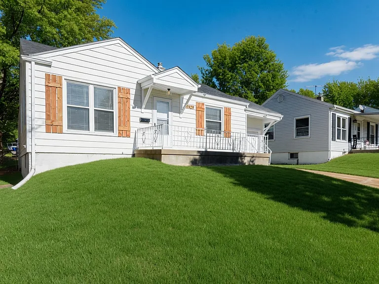 9429 Harold Dr — Photo 28