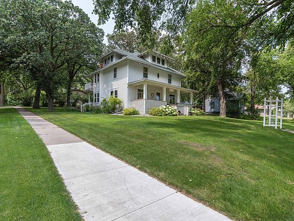 2nd image of 901 N Union Ave