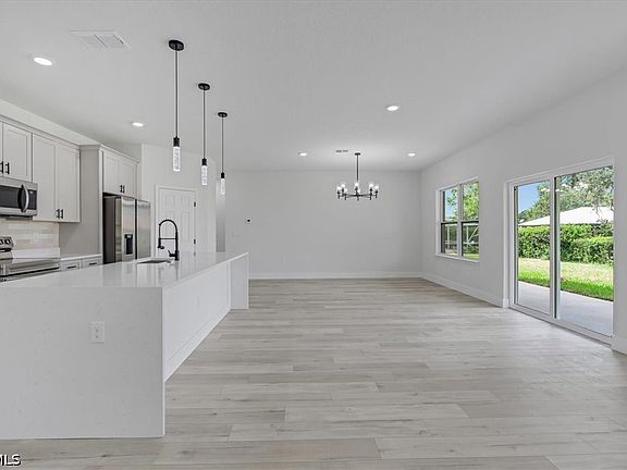 4th image of 2608 Monza Dr