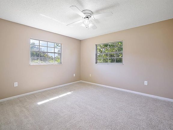 4th image of 5640 SE 2nd Pl