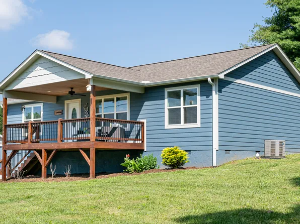 664 Old Fort Rd, Fairview, NC 28730