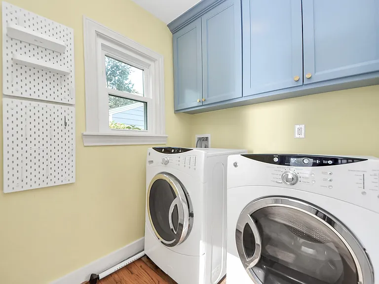 843 W 41st St — Photo 33