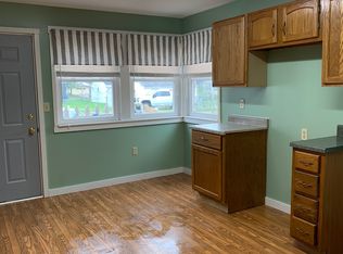 210 E Benton St, Wapakoneta, OH 45895