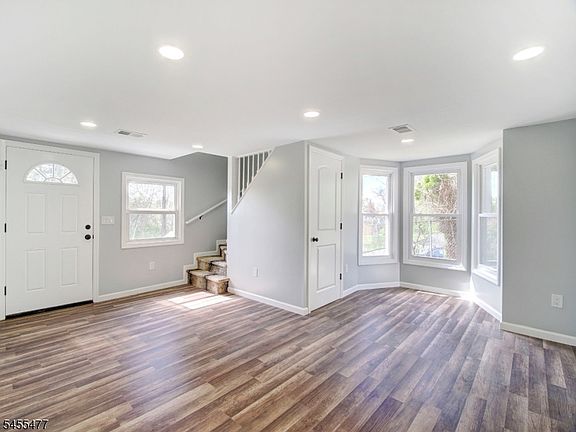 5th image of 4 Emmans Rd