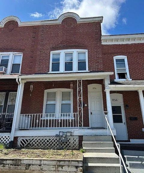 854 N Penn St — Photo 1