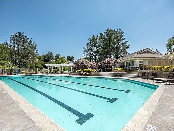 2nd image of 27463 Bridgewater Dr