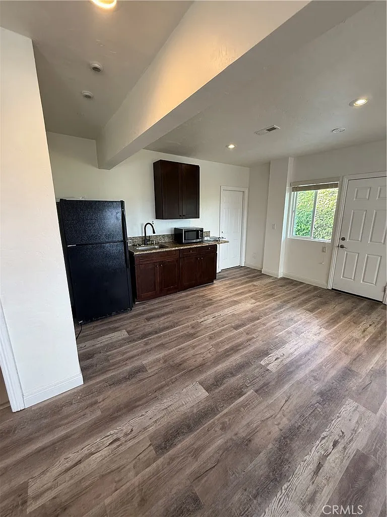 Studio, 500 sqft, $2,200 — Photo 4