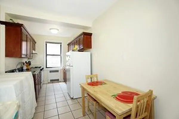 Sold by Douglas Elliman | media 19