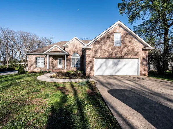 2124 McCubbin Dr, Bowling Green, KY 42104
