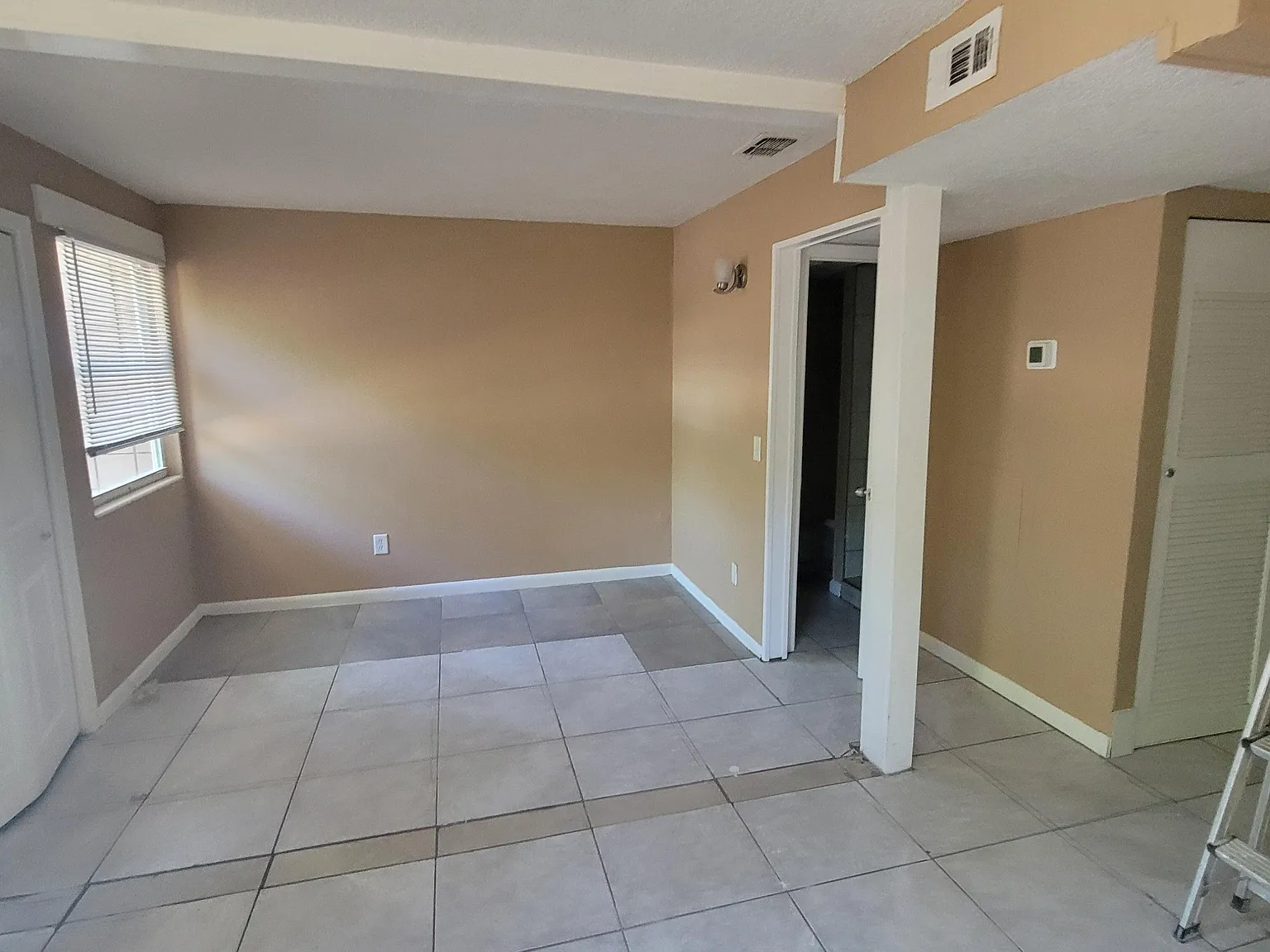 4 bed, 2.0 bath, 1218 sqft, $1,730 — Photo 4