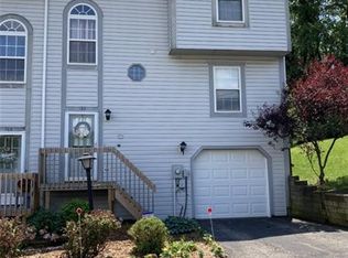 135 Villa Dr, Pittsburgh, PA