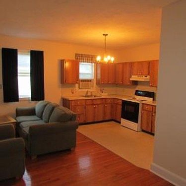 2nd image of 393 Washington St APT 7