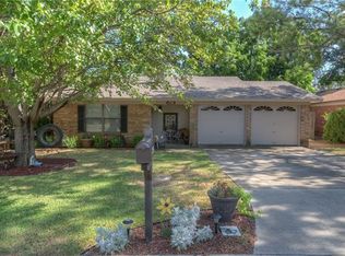 1716 Meadow Oak St, Denton, TX 76209