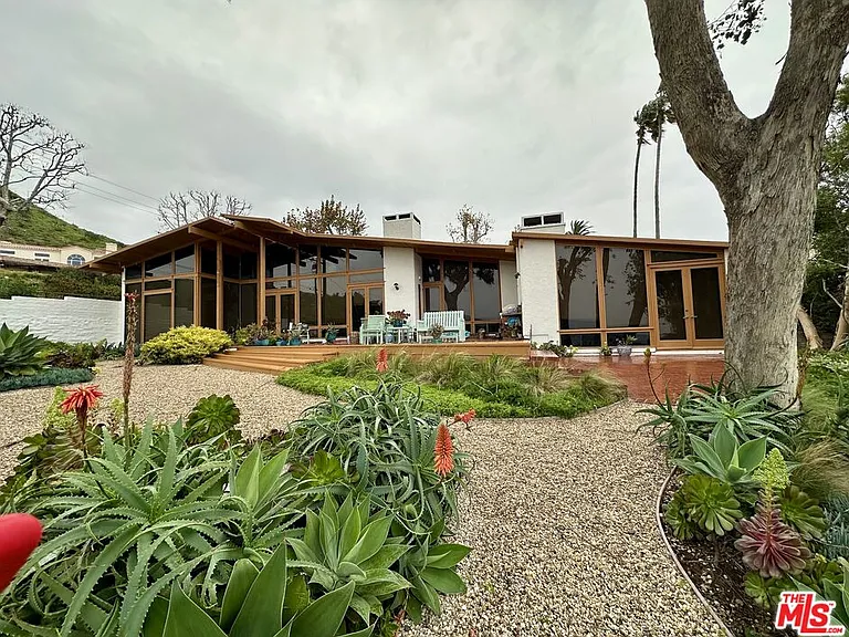 3909 Sierks Way — Photo 1