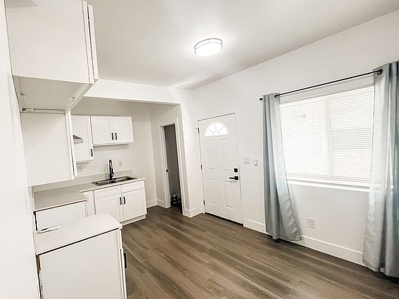 3rd image of 1324 E 43rd Pl