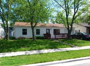 525 Laurel Ave, Romeoville, IL 60446