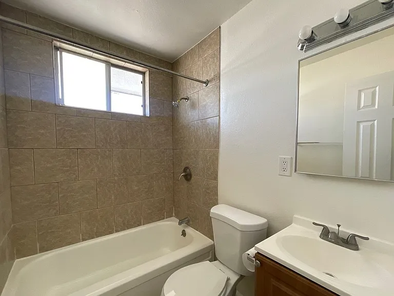 Pueblo Bonito Apartments — Photo 31