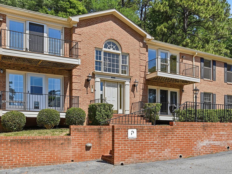 1st image of 1515 E Franklin St APT 16